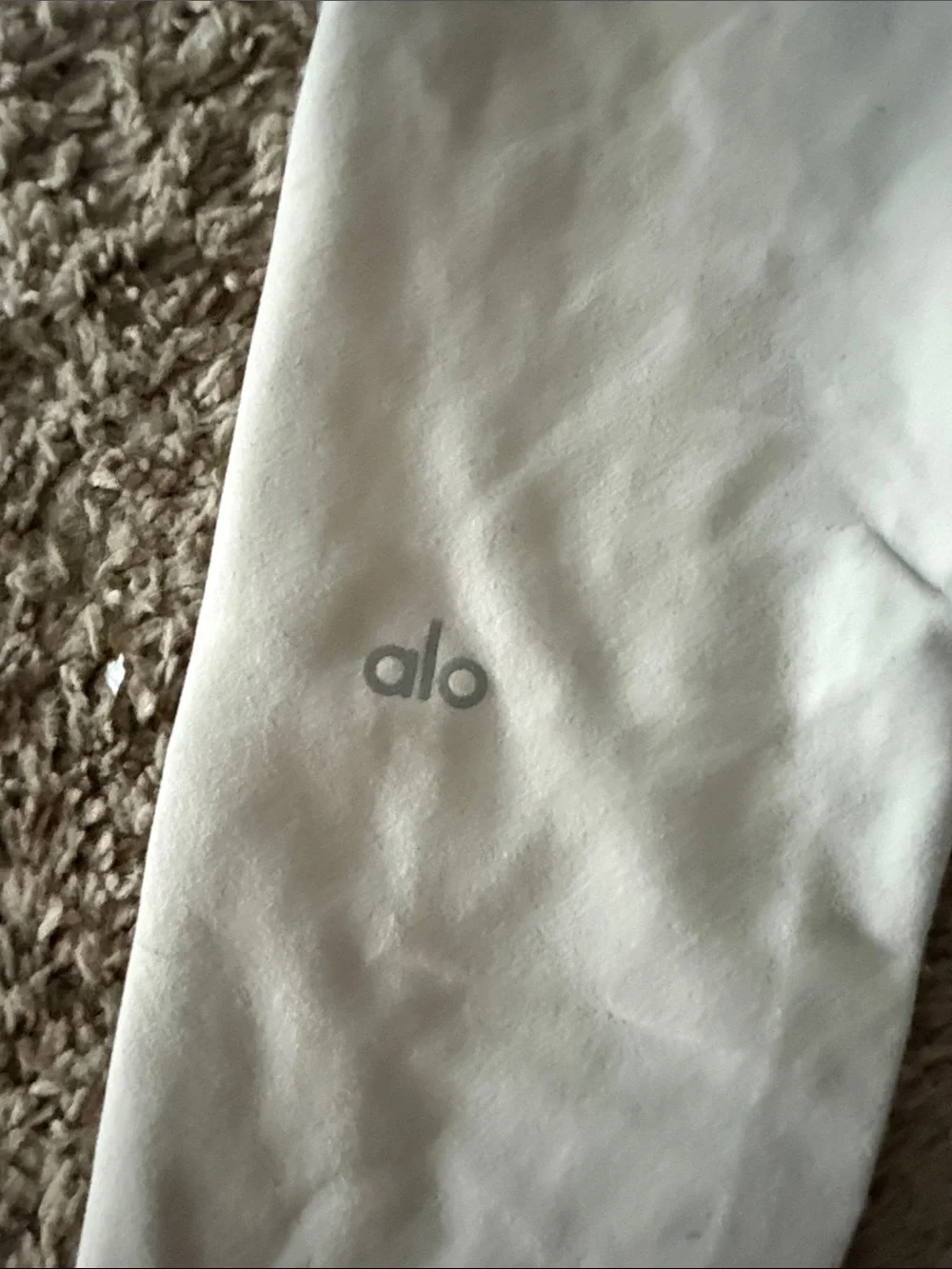 ALO Yoga soft white